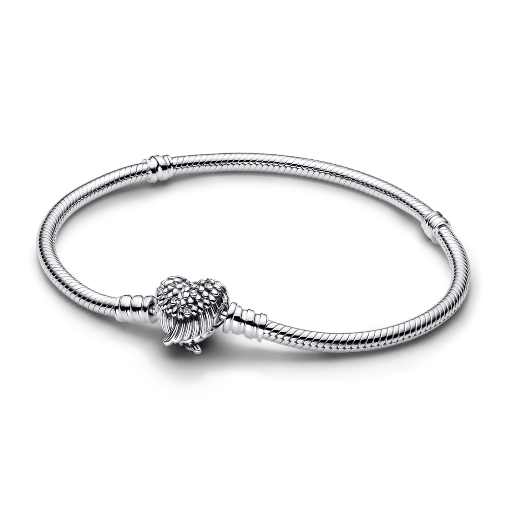 Snake chain bracelet with heart and wings and clasp