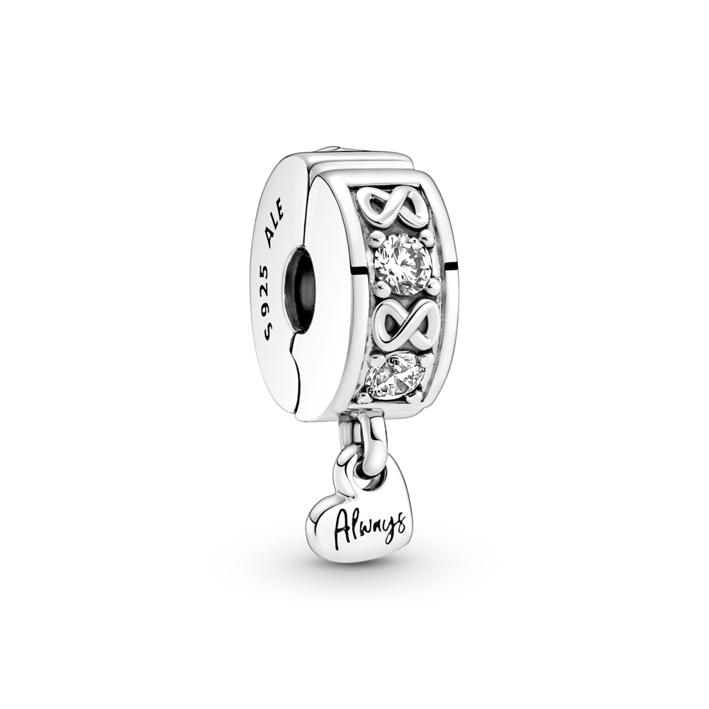 Pavé charm for the family that always opens